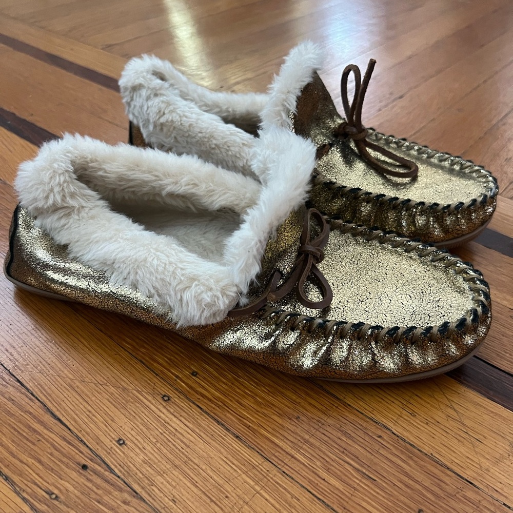 J. Crew metallic gold slippers fur 12 EUC women’s moccasins